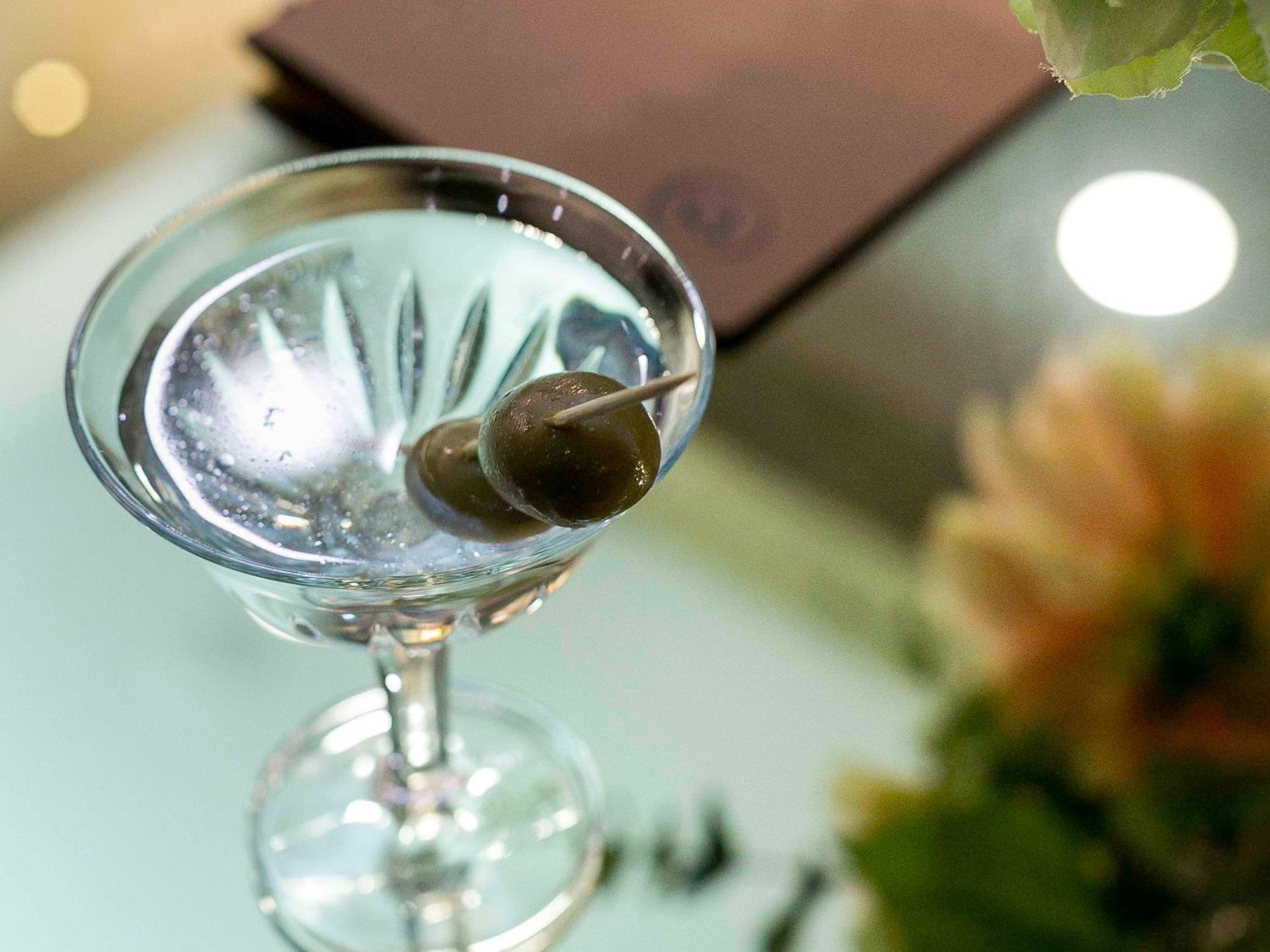 The Sebel Quay West Suites Sydney Eksteriør billede A dry martini
