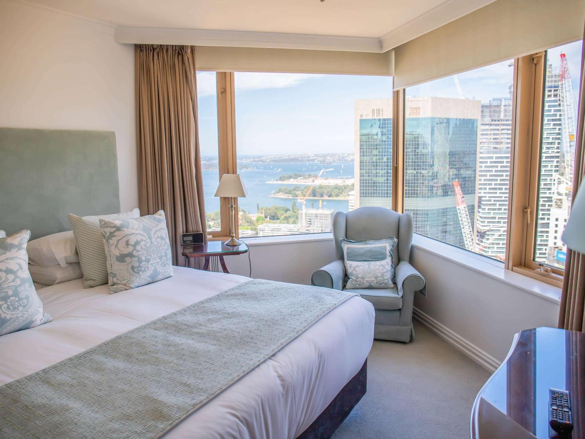 The Sebel Quay West Suites Sydney Eksteriør billede A guest room at the Hotel Indigo San Diego