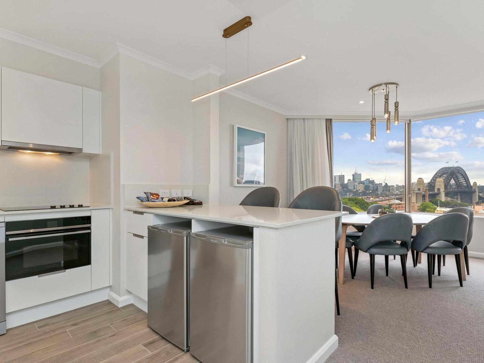 The Sebel Quay West Suites Sydney Eksteriør billede A kitchen in a typical apartment