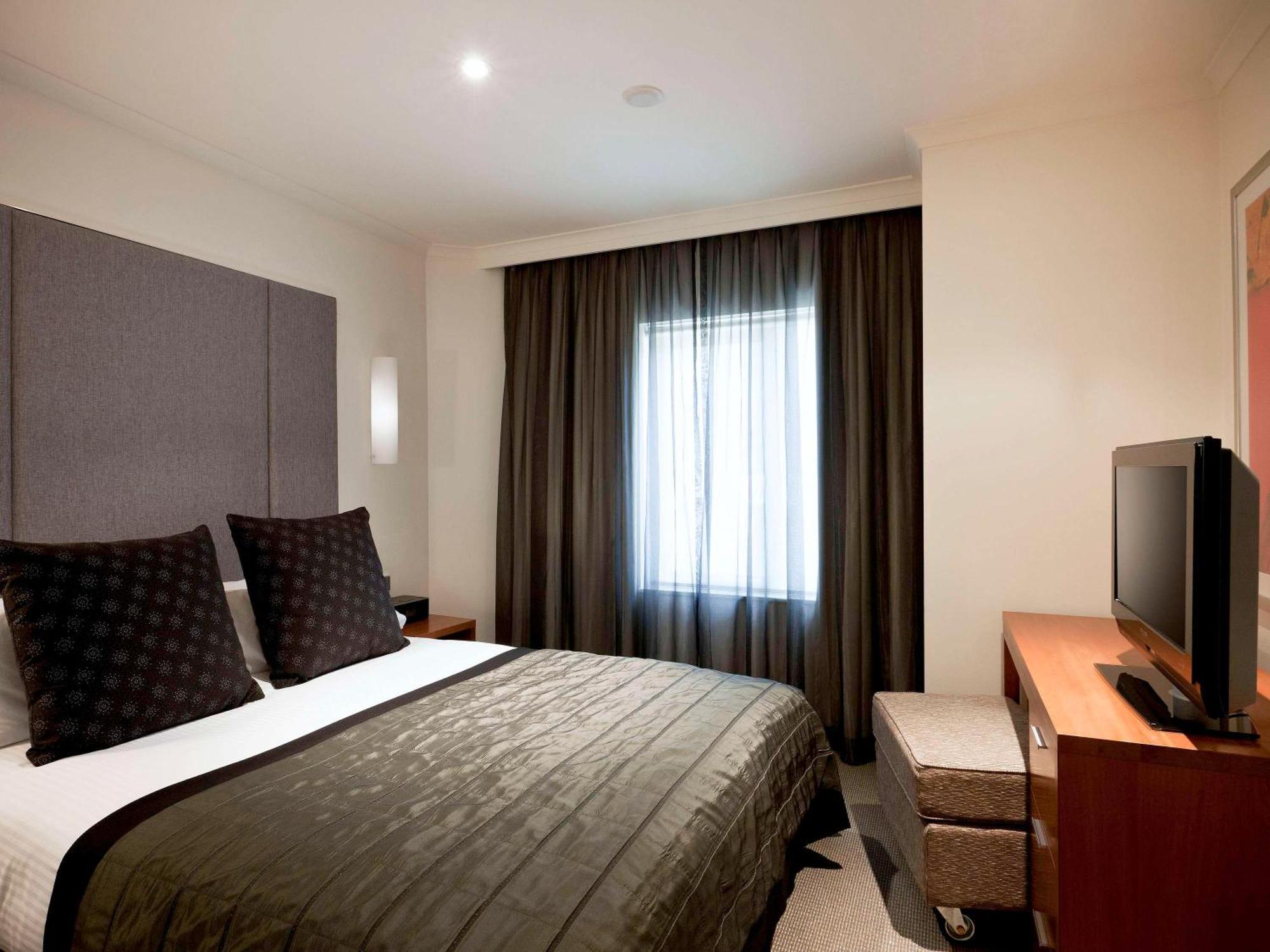 The Sebel Quay West Suites Sydney Eksteriør billede A bedroom at the hotel