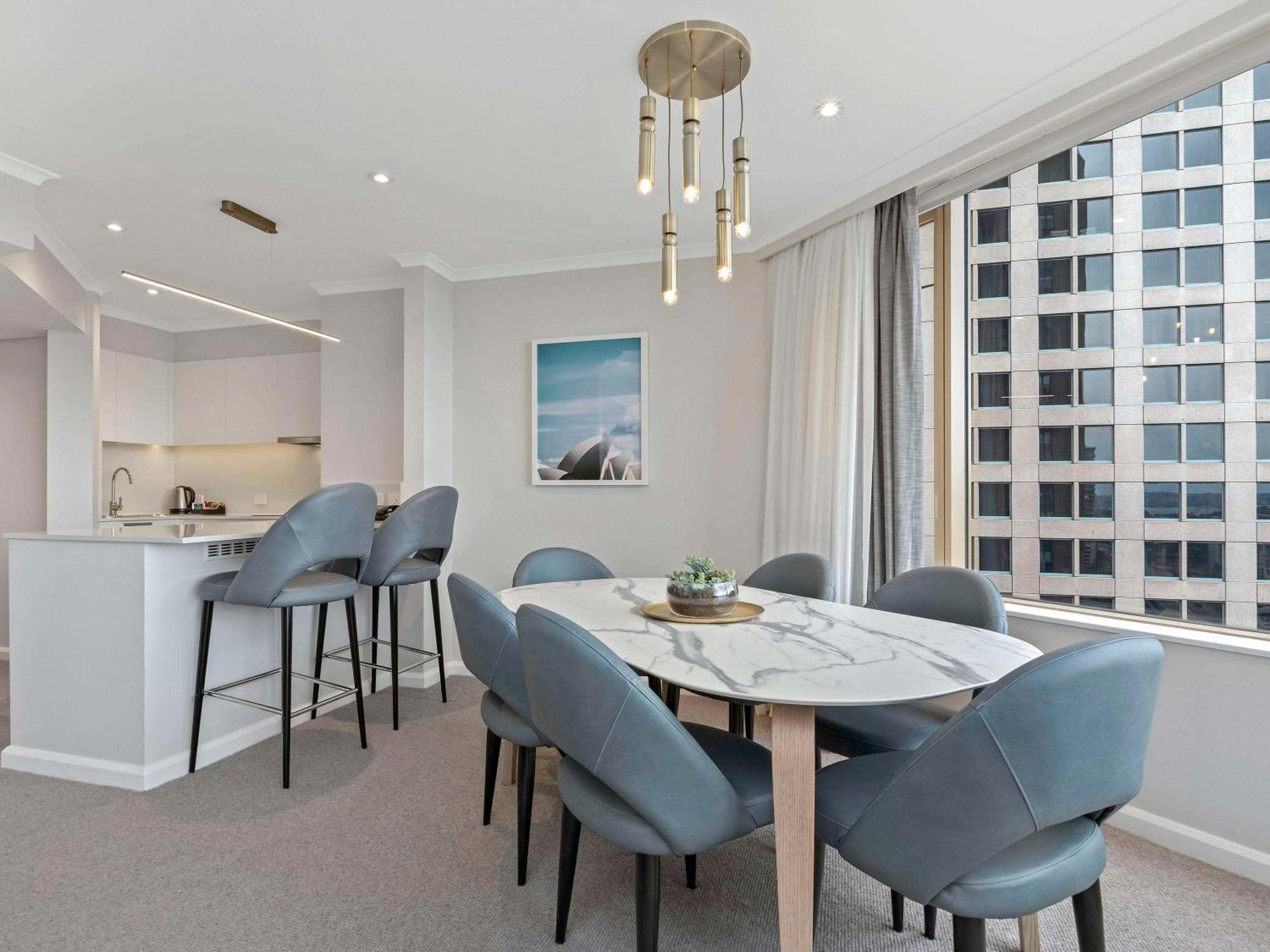 The Sebel Quay West Suites Sydney Eksteriør billede A staged apartment at The Ivy Residences