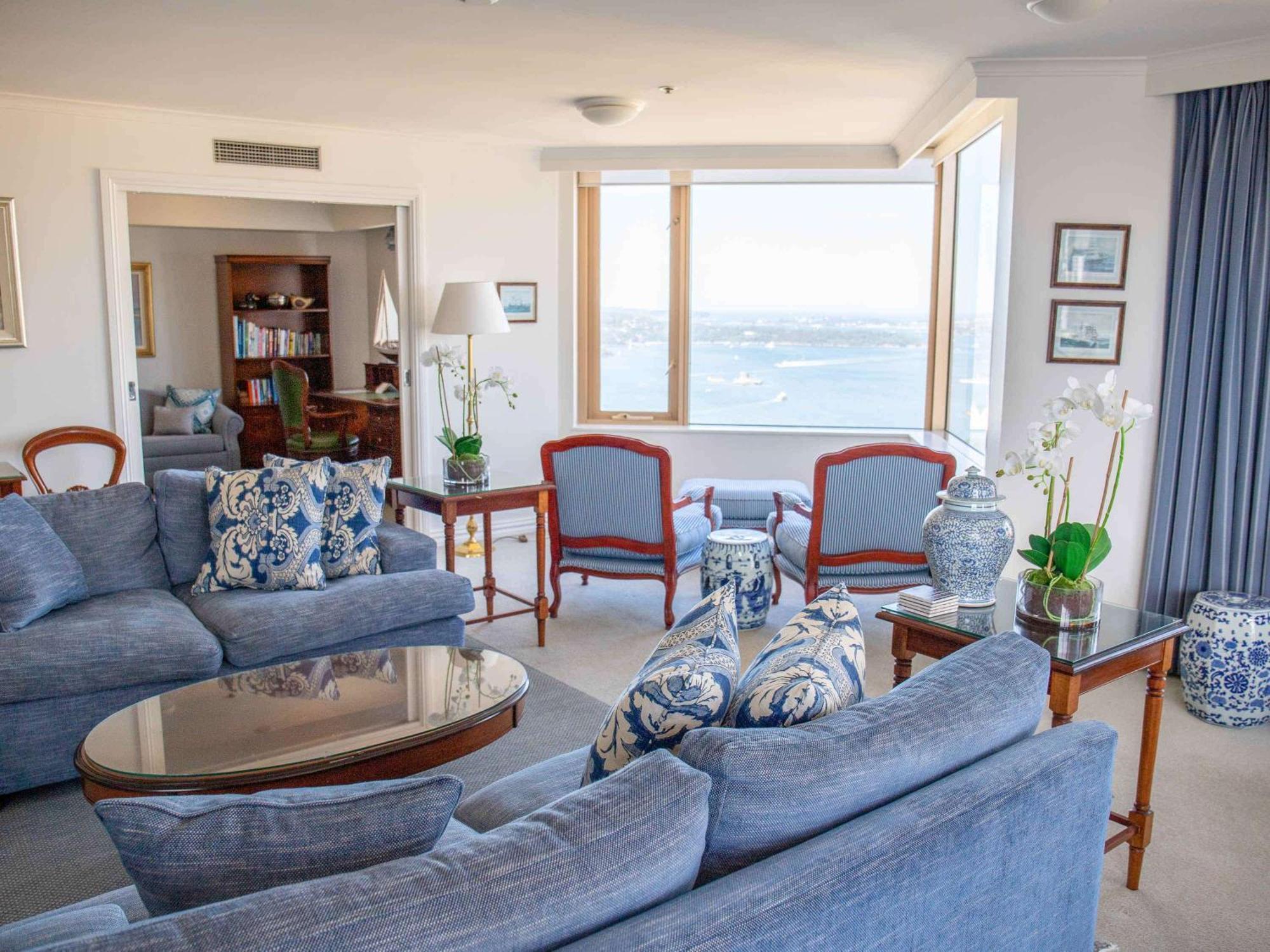 The Sebel Quay West Suites Sydney Eksteriør billede The living room of the presidential suite